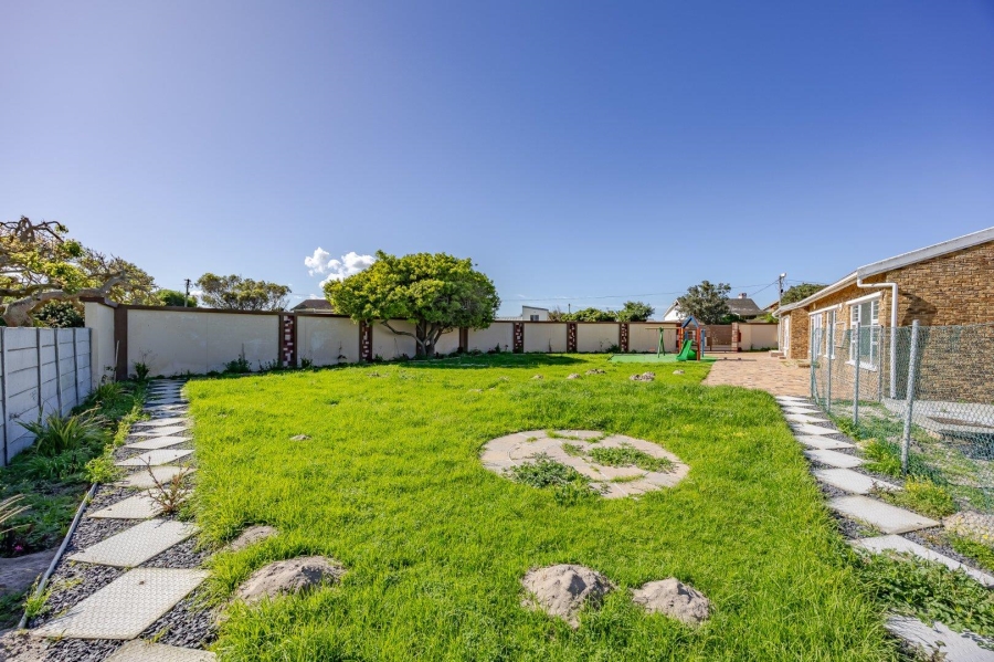 4 Bedroom Property for Sale in Zeekoevlei Western Cape